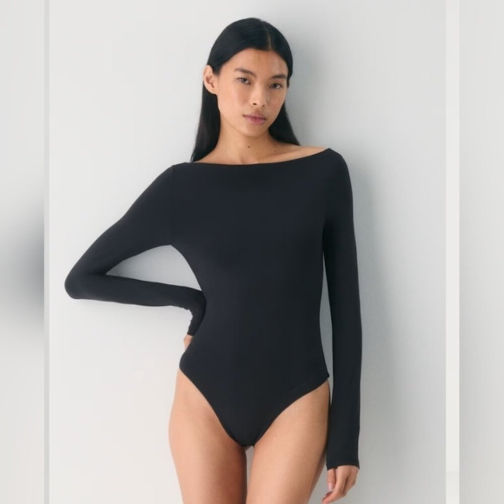 Aritzia Contour Whitney bodysuit Gray colour size XL